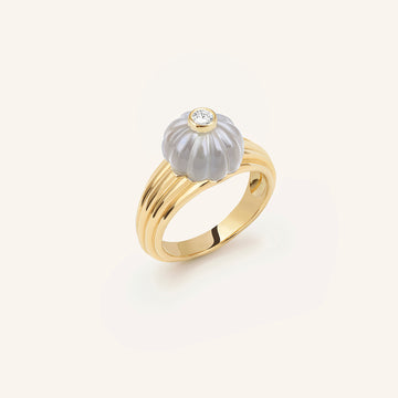 Gelato ring in 18 carats recycled yellow gold, moostone and diamond